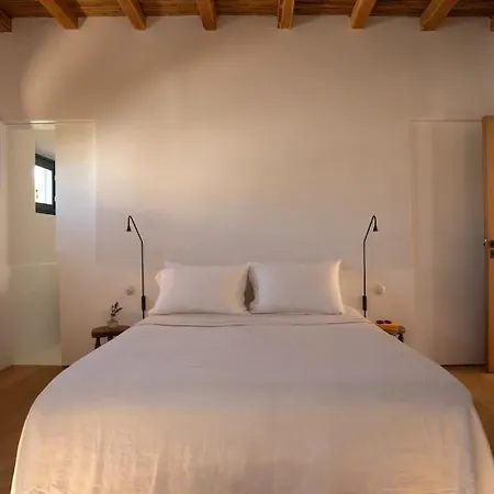 ヴィラ With Pool, Garden And View ナウサ