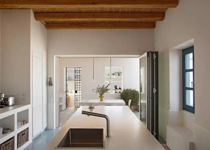 ヴィラ With Pool, Garden And View *