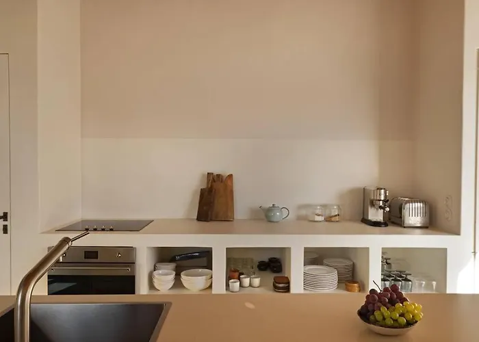 ヴィラ With Pool, Garden And View ナウサ