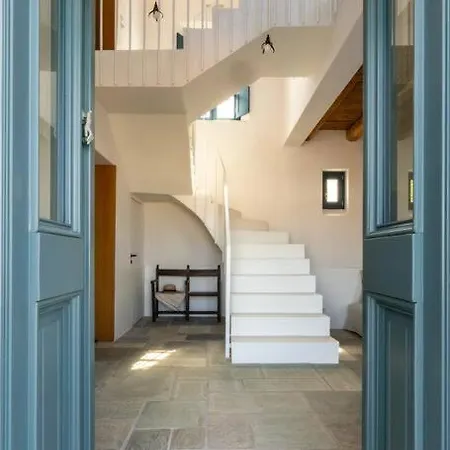 Villa With Pool, Garden And View Naousa (Paros)