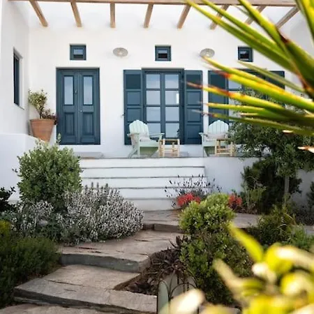 With Pool, Garden And View Naousa (Paros)