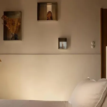 Villa With Pool, Garden And View