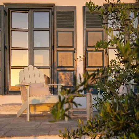 Villa With Pool, Garden And View