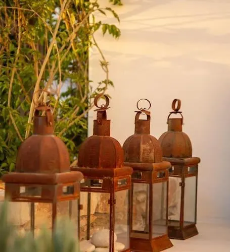 فيلة With Pool, Garden And View ناوسا