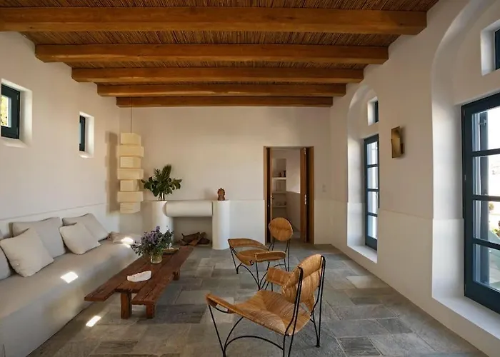 With Pool, Garden And View Βίλα