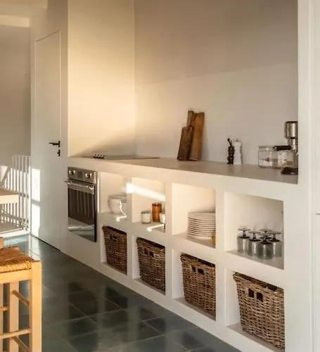 With Pool, Garden And View فيلة