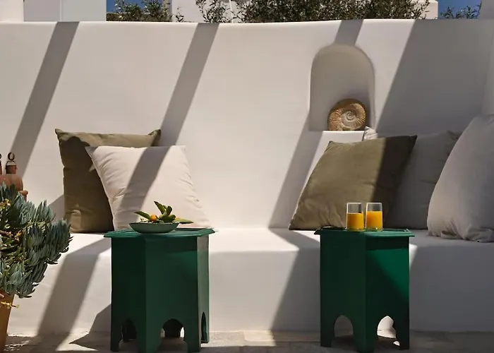 Βίλα With Pool, Garden And View *